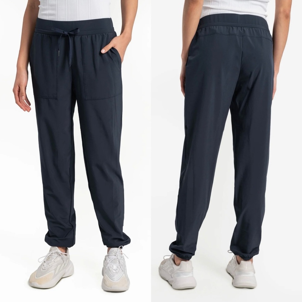 NWT Lole Olive Jogger in Outer Space